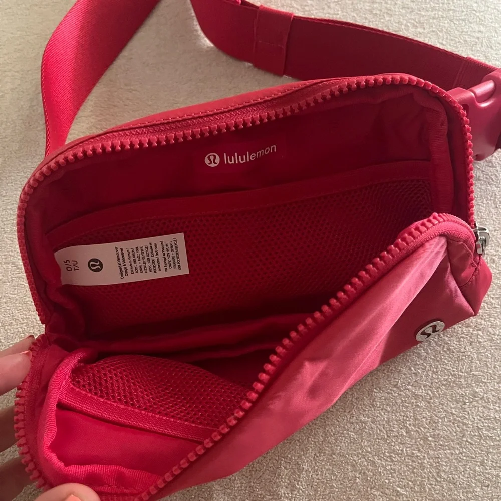 Lululemon bag - Picture 2 of 5